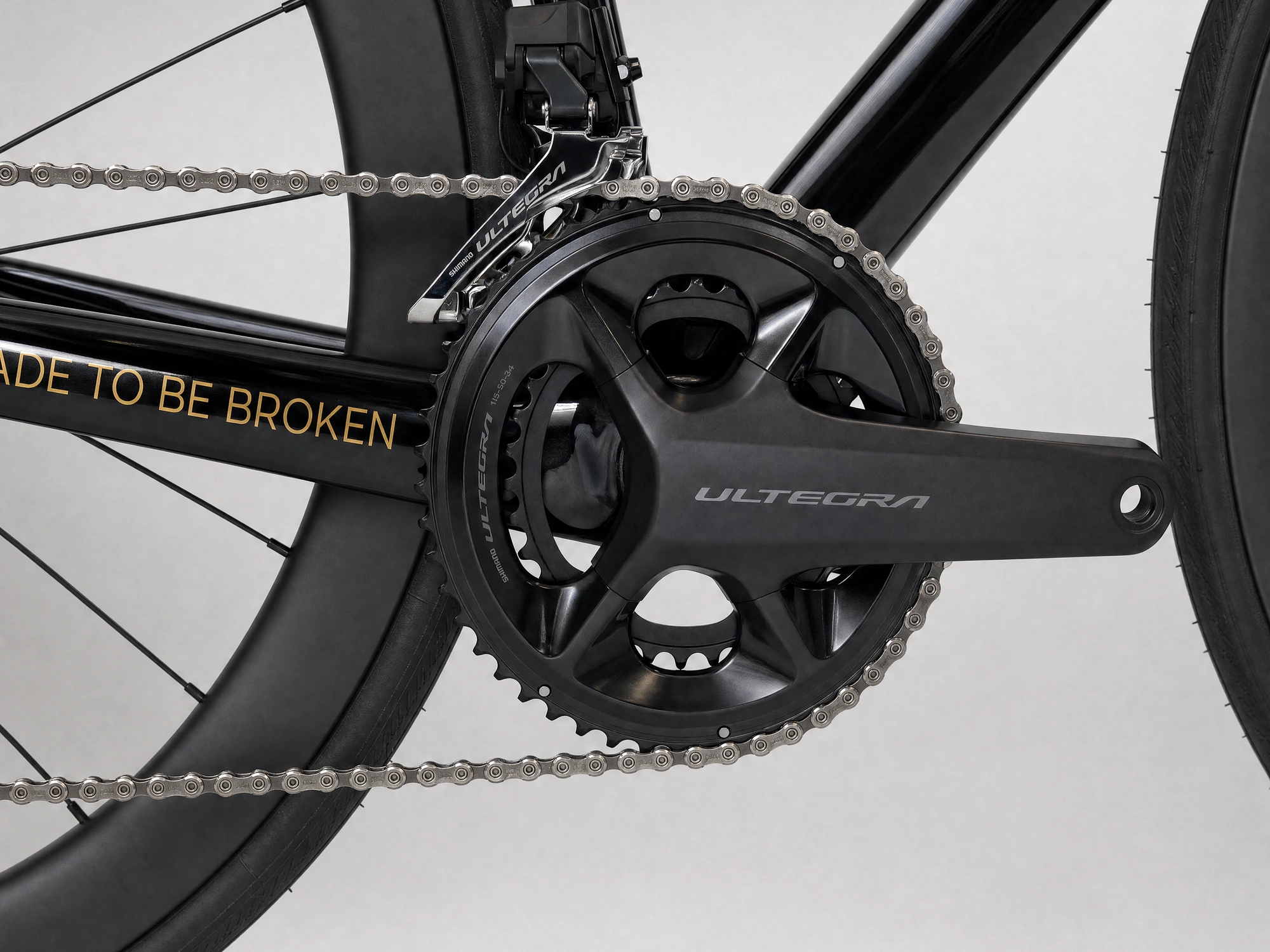 Close-up of the Ultegra Di2 crankset on a freshly built Carlit in the PYRMON workshop