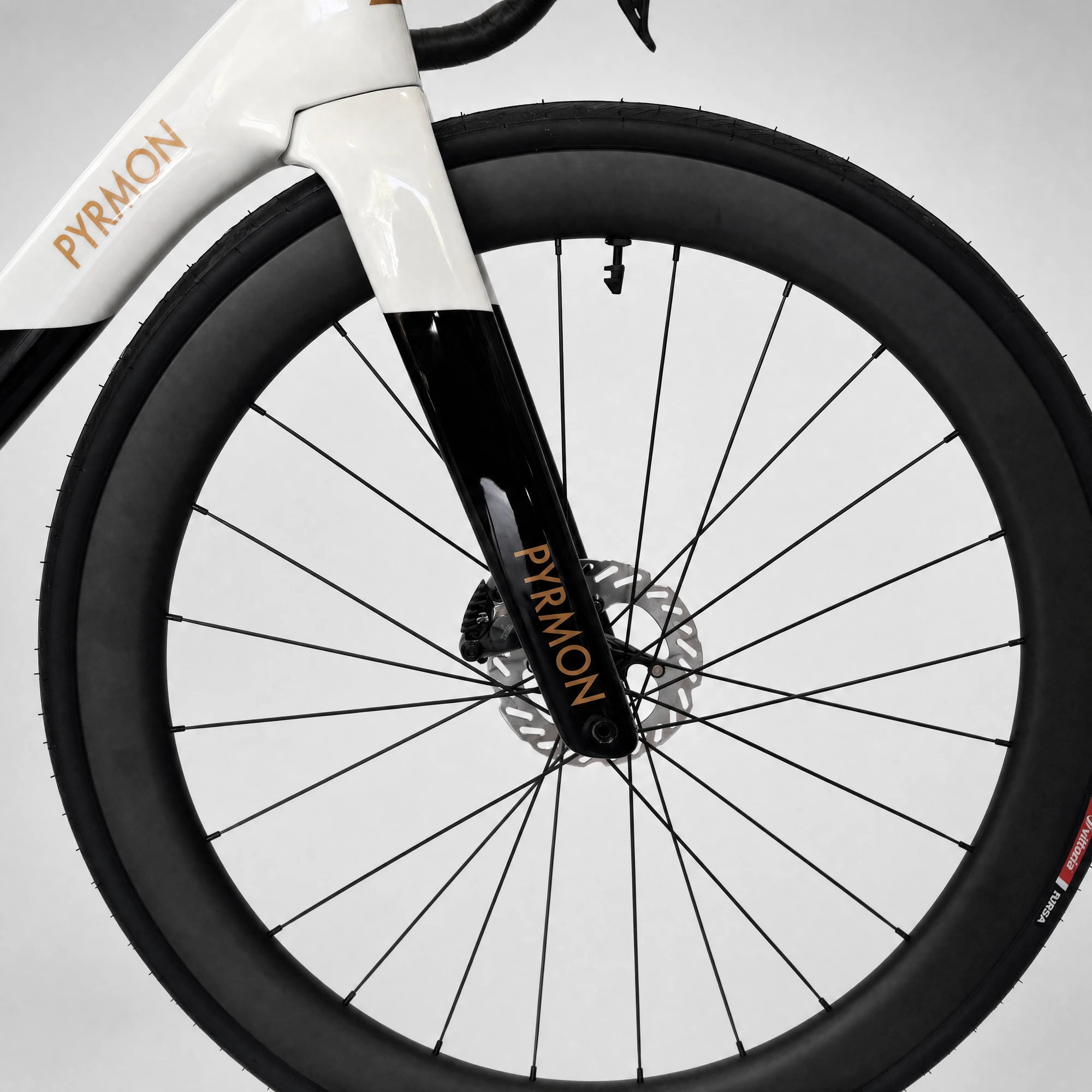 PYRMON Carlit · deep-section carbon front wheel